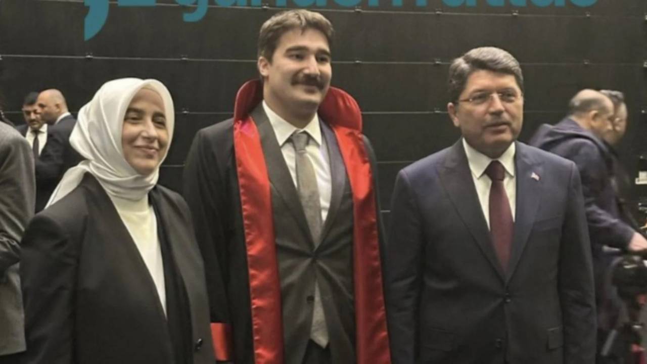AKP'li Özlem Zengin Mülakatsız İşe Alımlar İçin 'Utanmıyoruz, Gurur Duyuyoruz' Dedi.