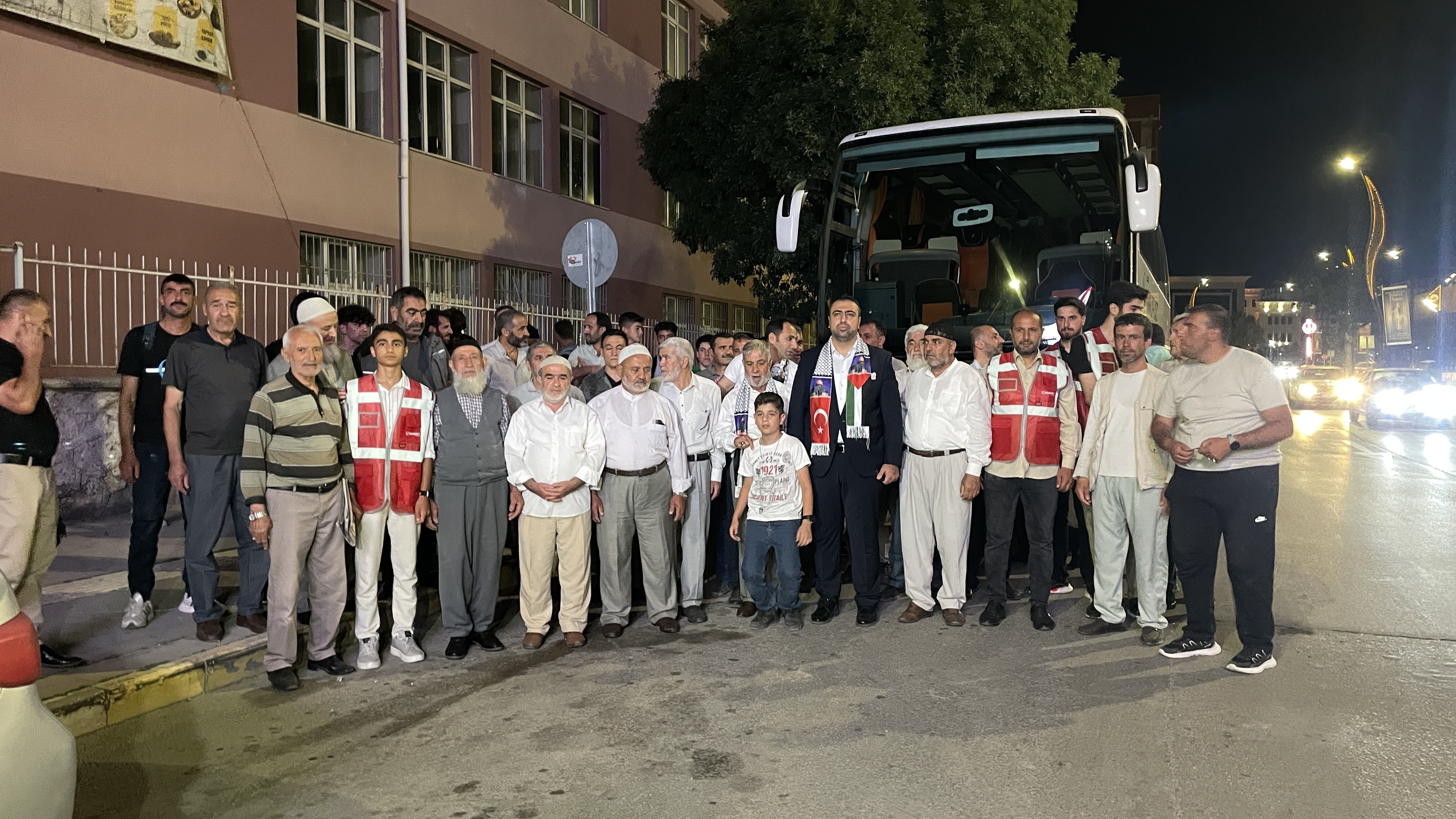  Vatandaşlar Yüksel’in Çağrısı ile Özgür Gazze İçin İstanbul’a Akın Etti